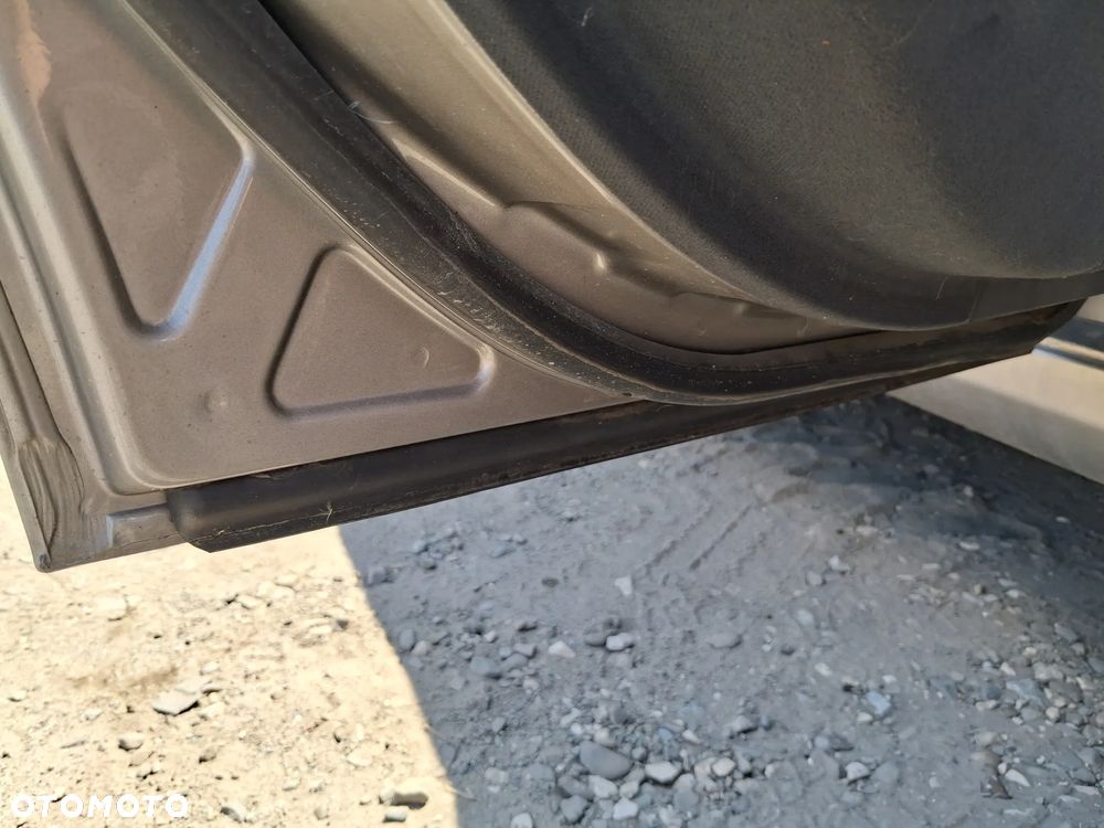 DRZWI LEWY TYL MERCEDES E KLASA W211 723 - 5