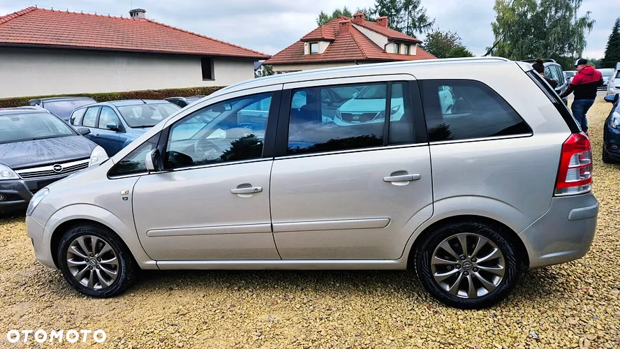 Opel Zafira 1.8 Cosmo EasyTronic EU5 - 24