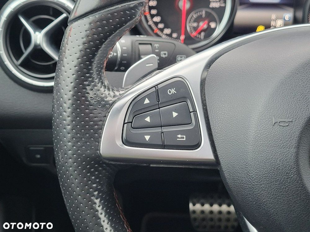 Mercedes-Benz CLA - 24