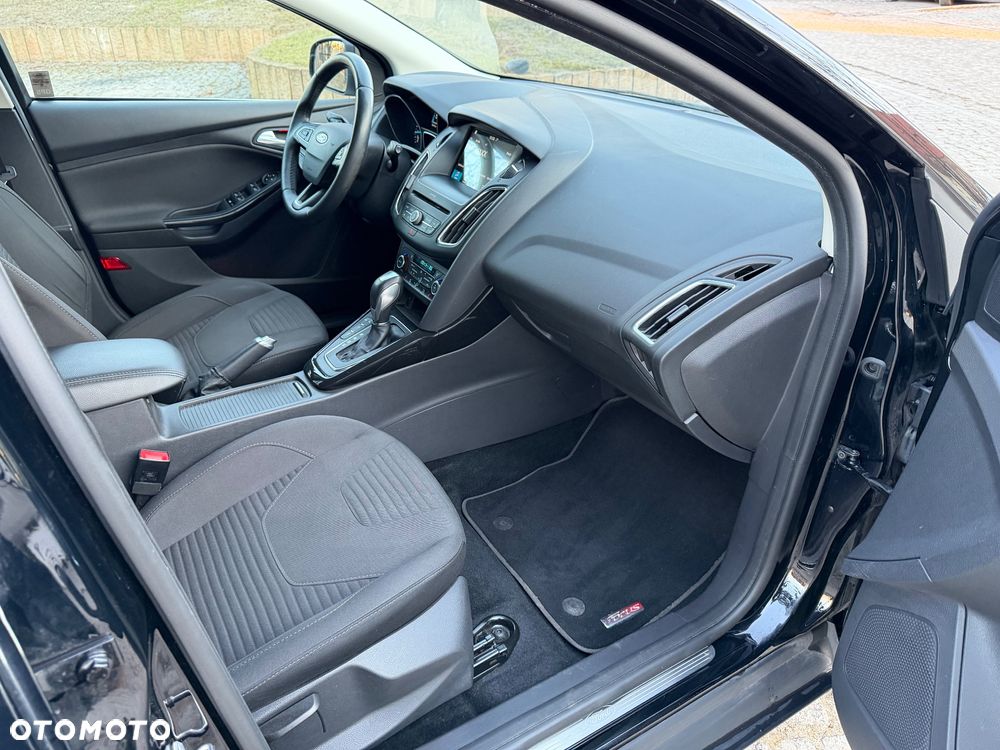 Ford Focus 1.0 EcoBoost Titanium Business - 33