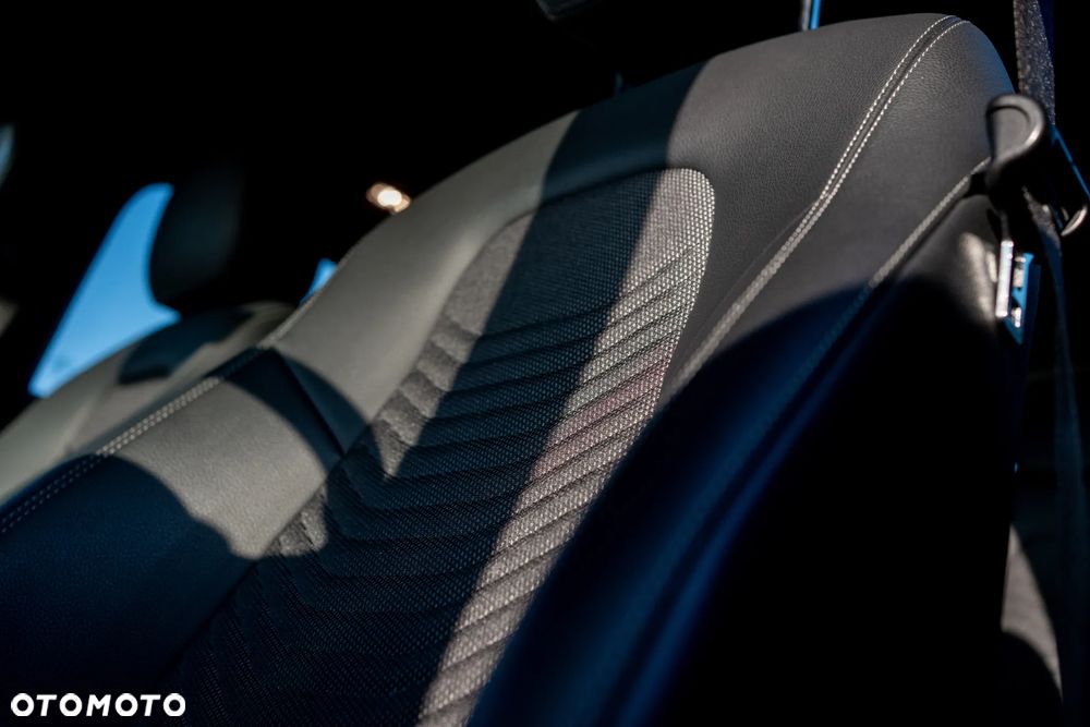 Mercedes-Benz Klasa A 180 Style 7G-DCT - 37