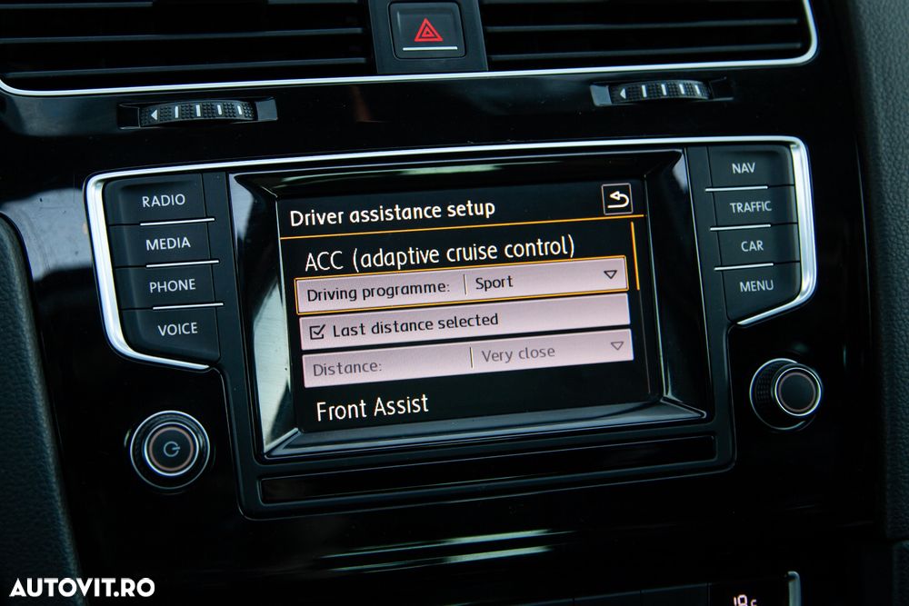 Volkswagen Golf - 28