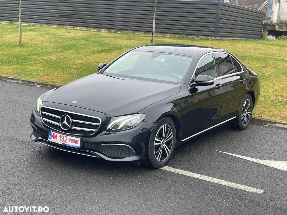 Mercedes-Benz E 220 d 4Matic T 9G-TRONIC Avantgarde - 38