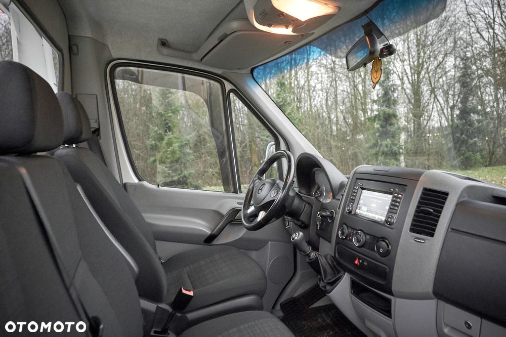 Mercedes-Benz SPRINTER - 31