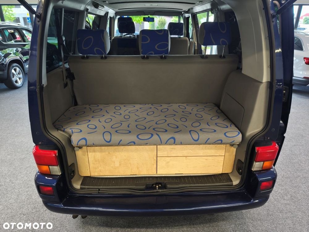 Volkswagen Multivan - 10