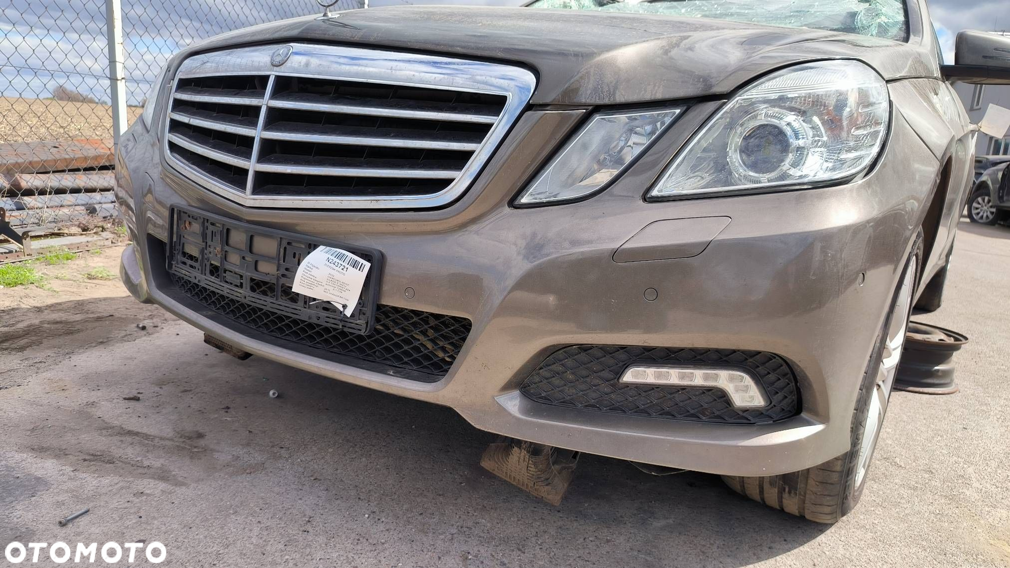 ZDERZAK PRZÓD MERCDES-BENZ KLASA-E W212 - 3