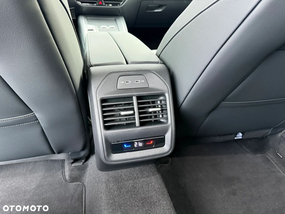 Volkswagen Passat - 24