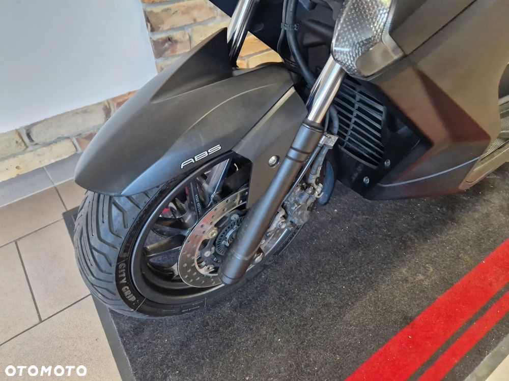Yamaha X-max - 14