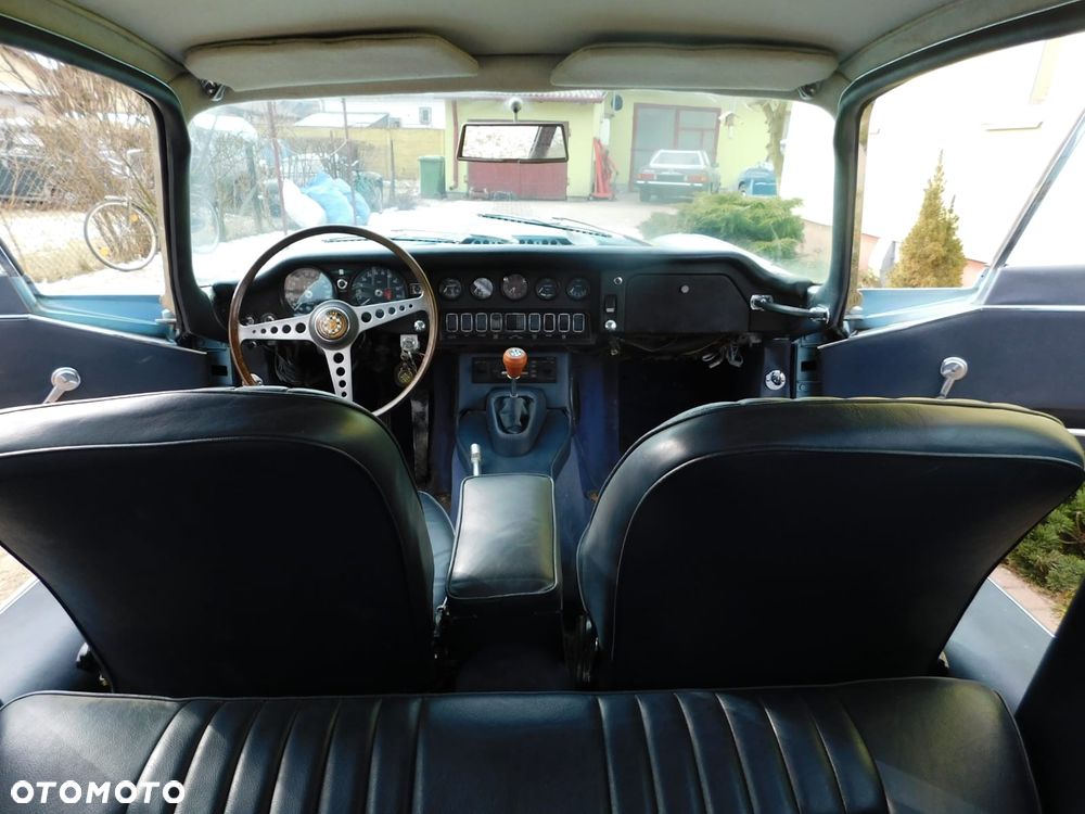 Jaguar E-Type - 9