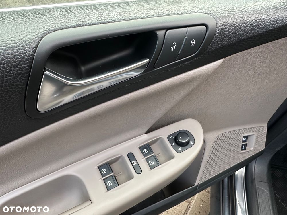 Volkswagen Passat Variant 1.8 TSI Highline - 15
