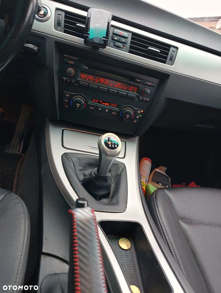 BMW Seria 3 320d DPF - 8