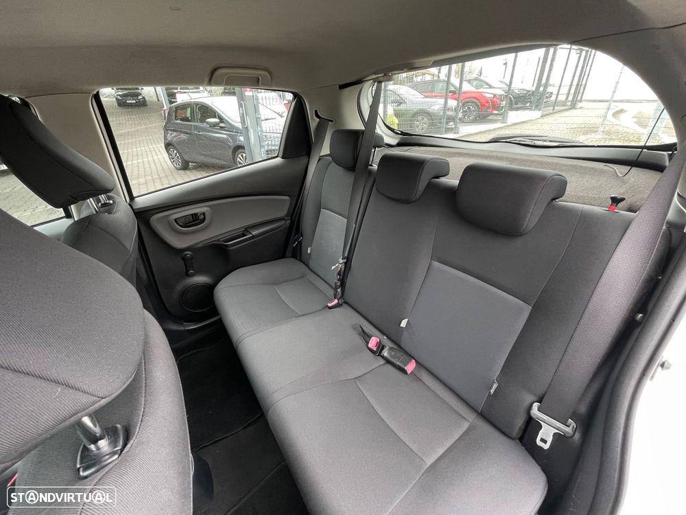 Toyota Yaris 1.4 D-4D ACtive+AC - 27