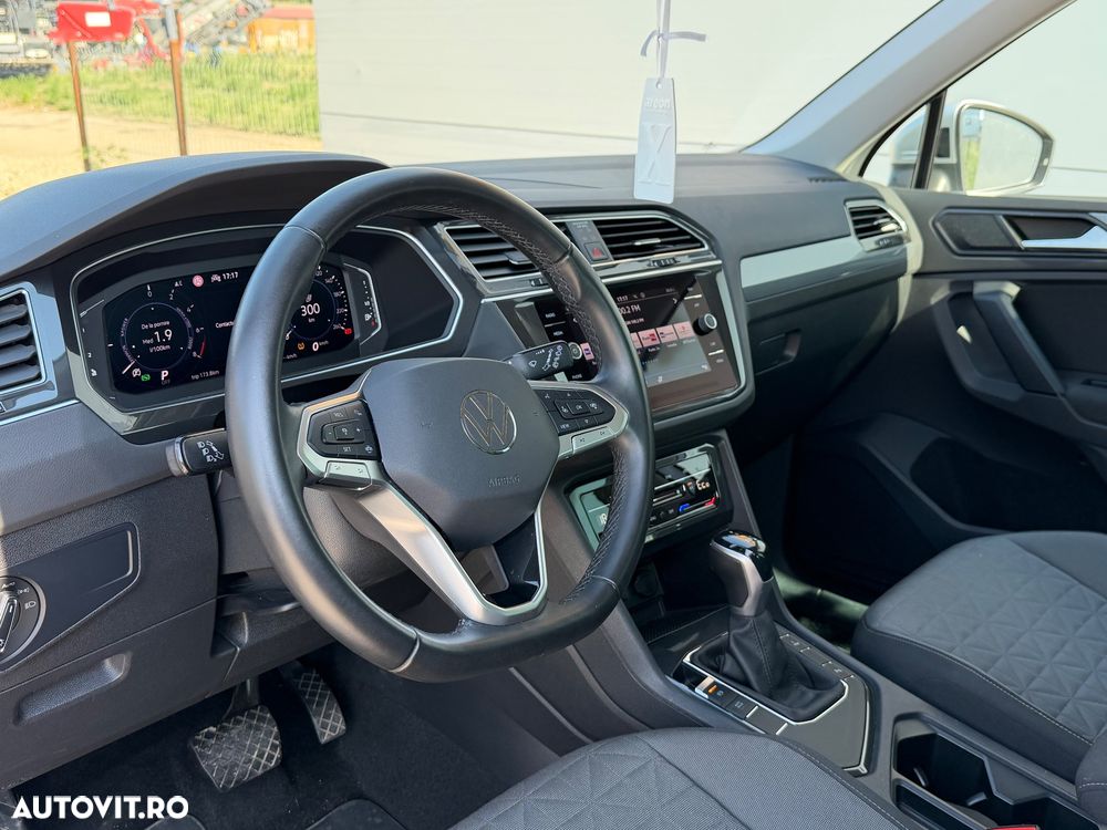 Volkswagen Tiguan - 12