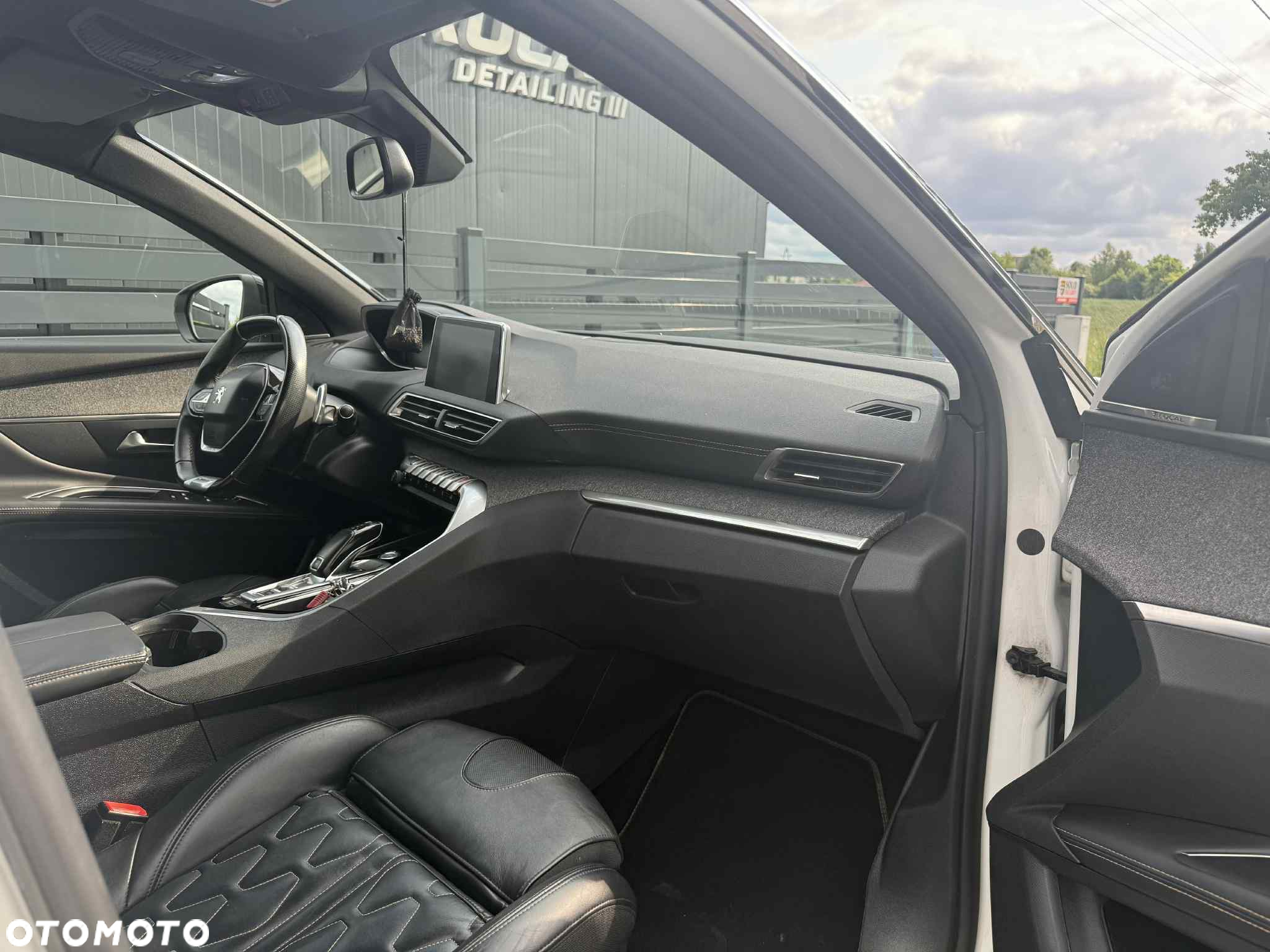 Peugeot 3008 1.6 THP Allure S&S EAT6 - 20