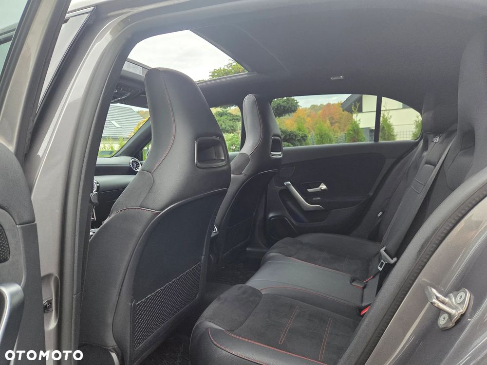 Mercedes-Benz Klasa A 250 4-Matic AMG Line 8G-DCT - 24