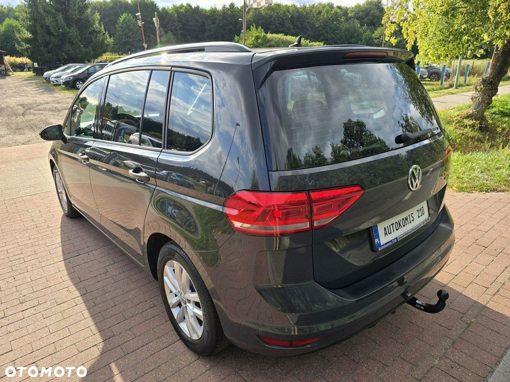 Volkswagen Touran - 5