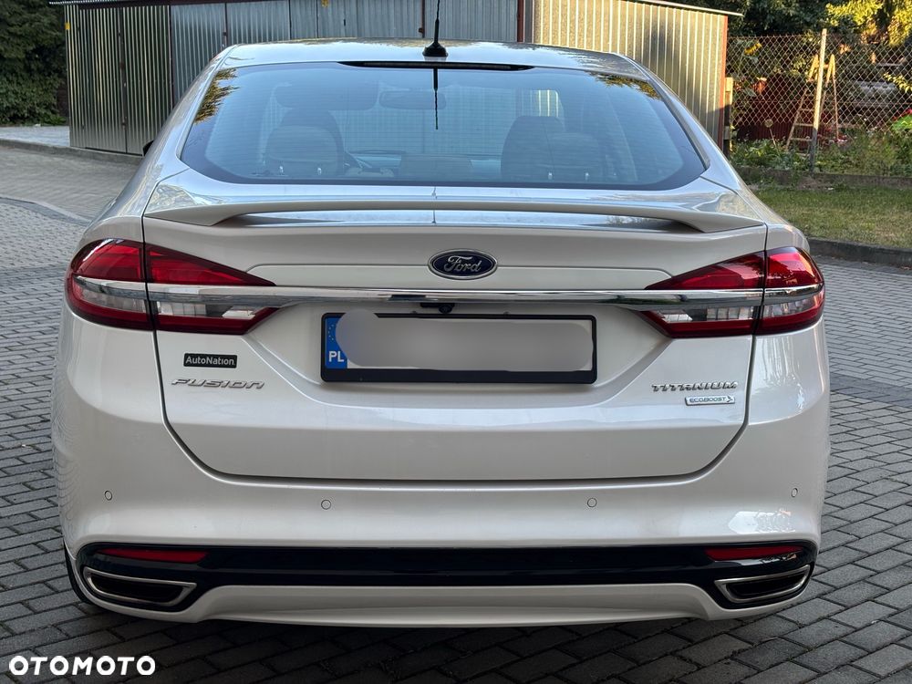 Ford Fusion 2.0 EcoBoost Titanium - 12