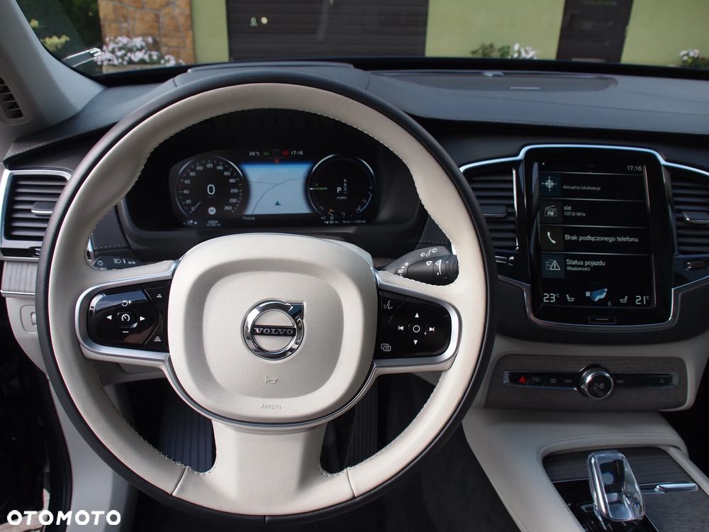 Volvo XC 90 - 22