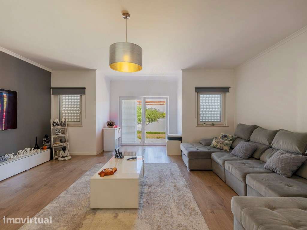 Moradia T4 Isolada Remodelada em Castelo | Conforto, Modernidade e ... - Grande imagem: 3/40