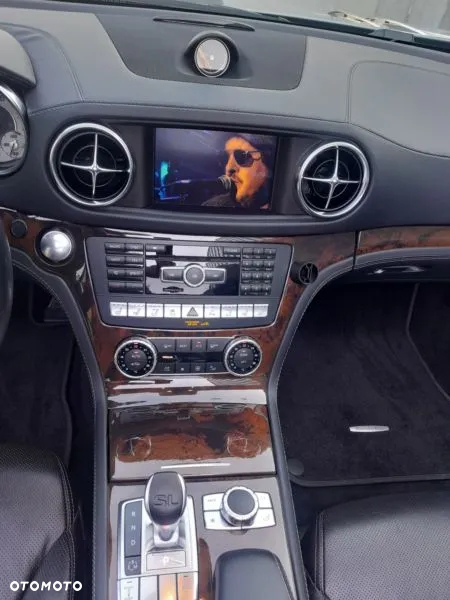Mercedes-Benz SL - 22