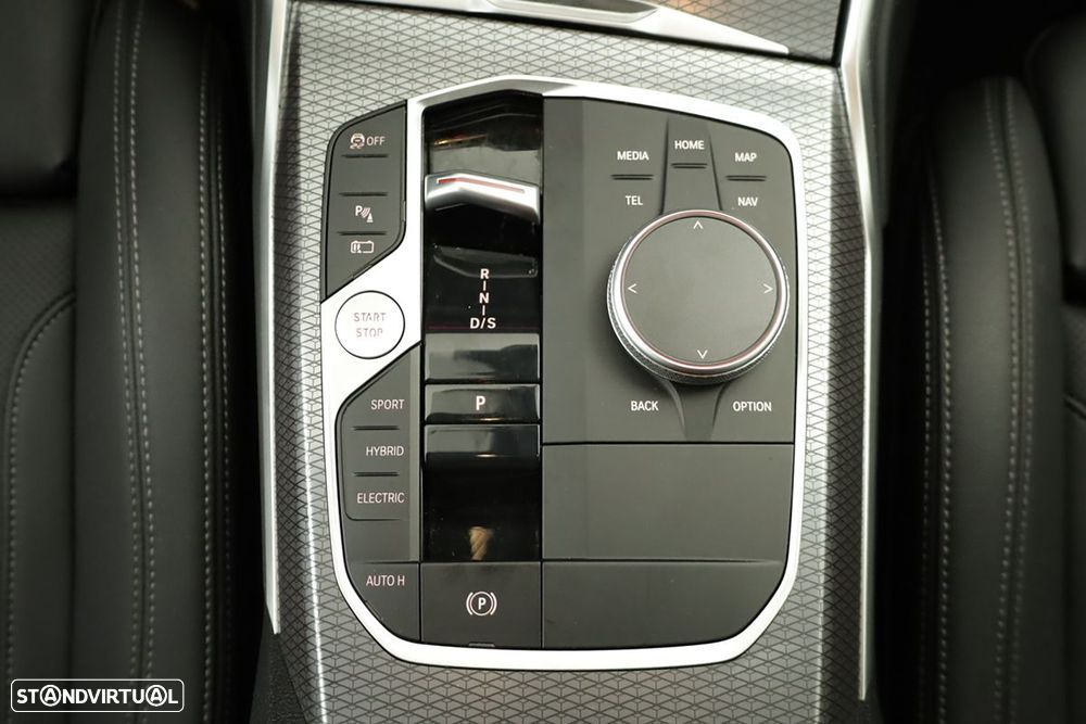 BMW 330 e Edição Desportiva M Auto - 14