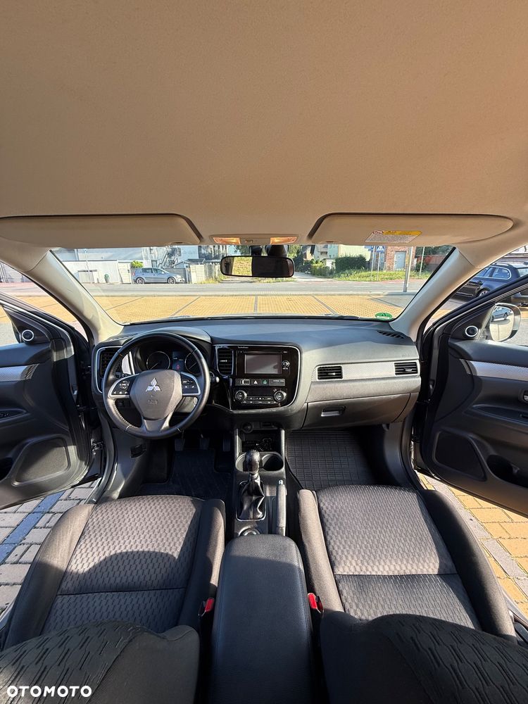 Mitsubishi Outlander 2.2 DI-D 4WD Intense - 21