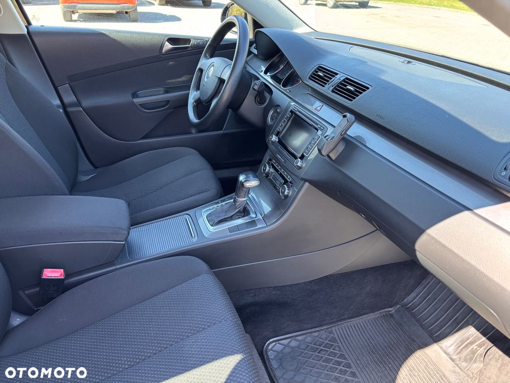 Volkswagen Passat 2.0 TDI Comfortline DSG - 12