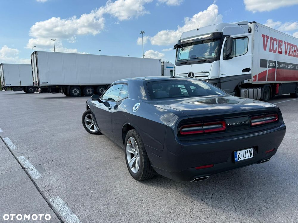 Dodge Challenger - 2