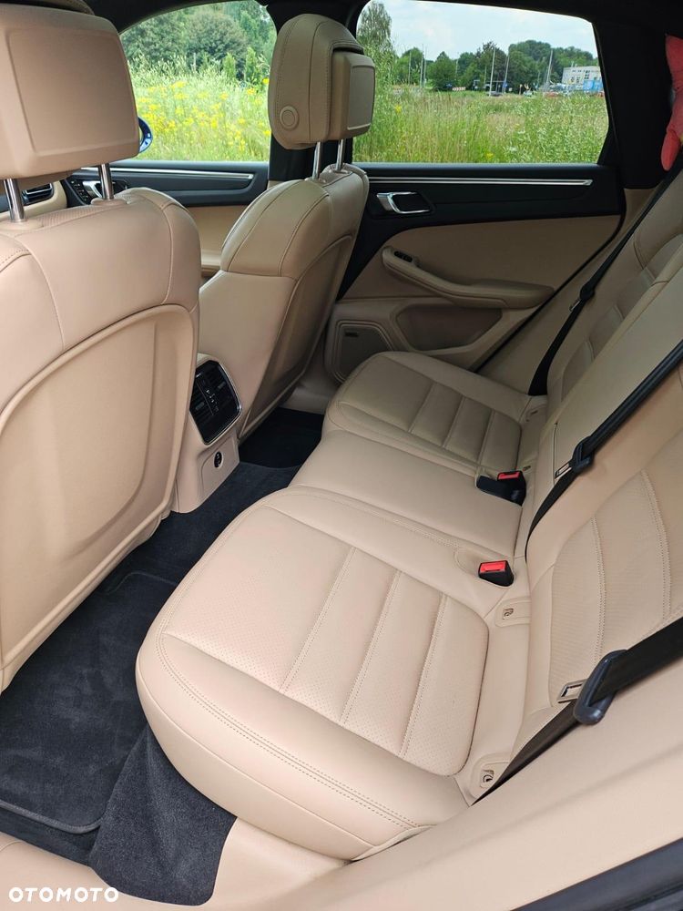 Porsche Macan - 9