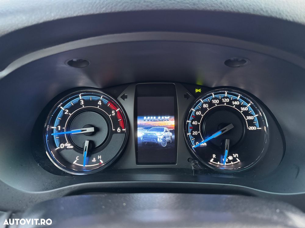 Toyota Hilux 2.8D 204CP 4x4 Double Cab AT Invincible - 12