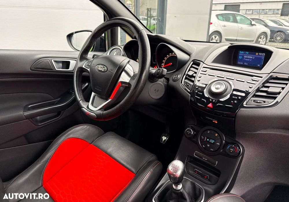 Ford Fiesta 1.6 EcoBoost ST - 12