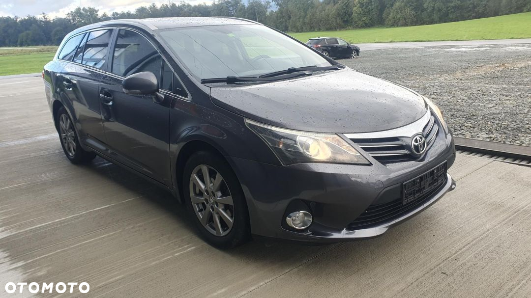 Toyota Avensis 2.0 D-4D Premium - 4