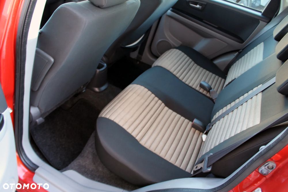 Suzuki SX4 1.6 GS / Premium 4WD - 13