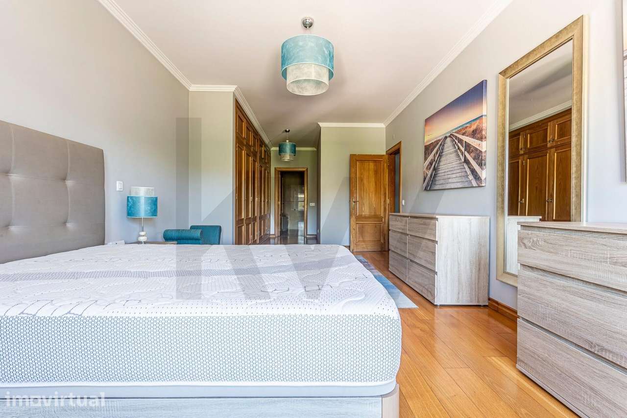 Exclusivo Andar de Moradia c/ 242m2 | Localização Premium | Vista Está - Grande imagem: 4/47