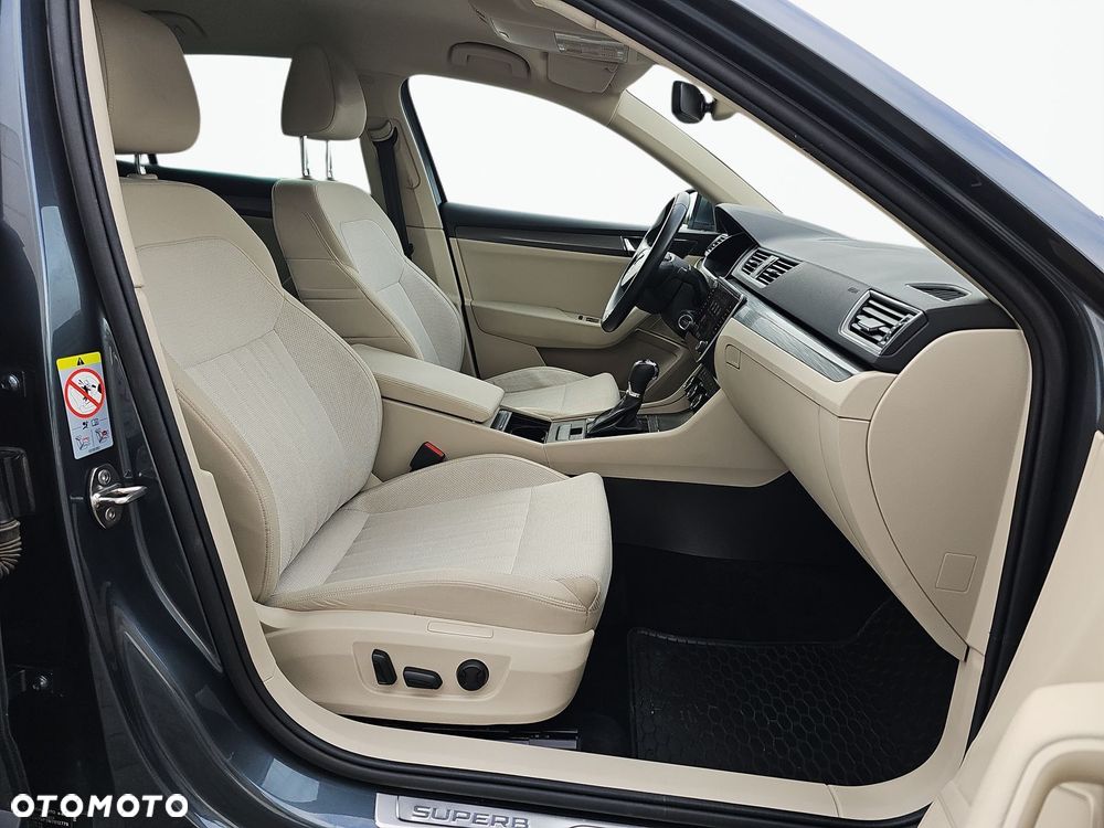 Skoda Superb 2.0 TDI SCR Style DSG - 16