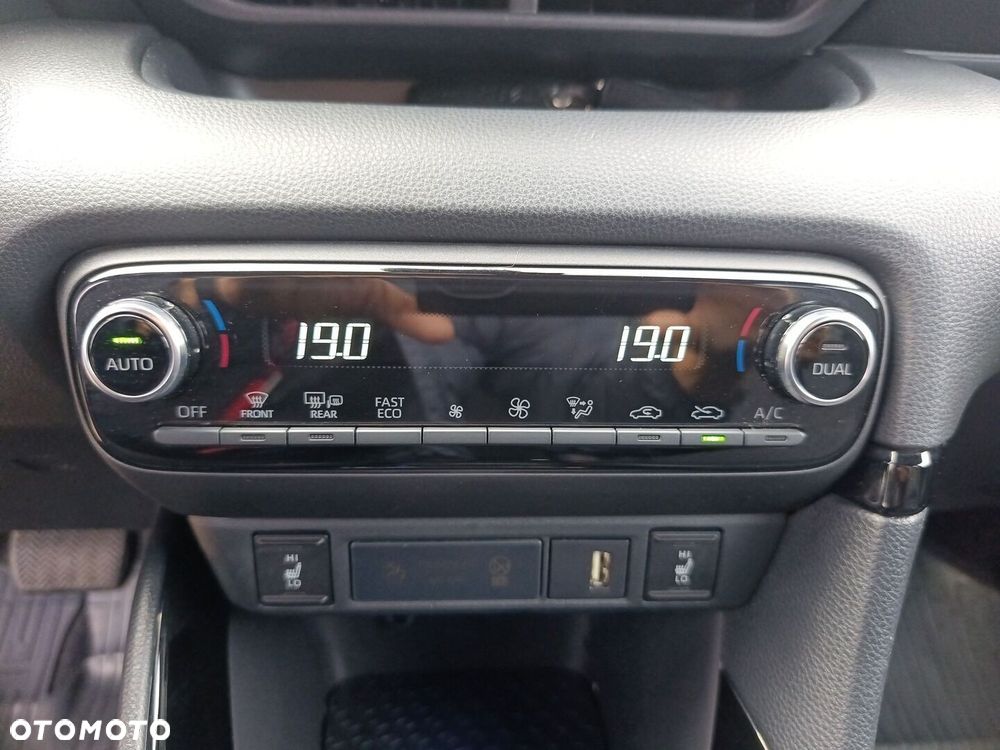 Toyota Yaris 1.5 Selection Style CVT - 29