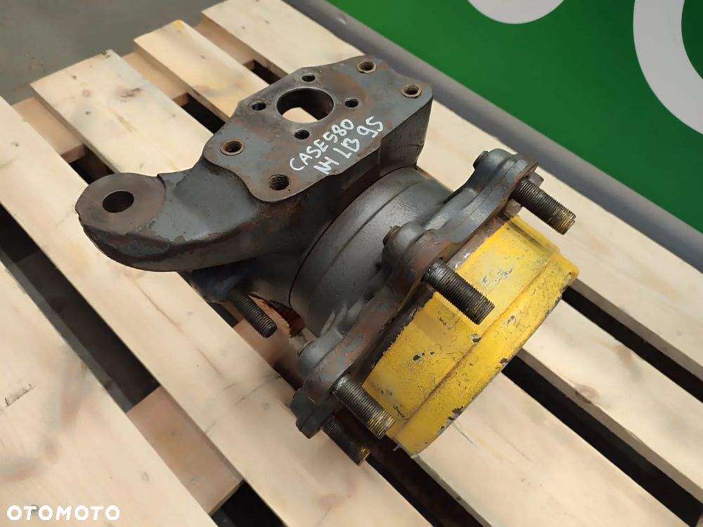 Zwolnica Zwrotnica 11002 Piasta Półoś NEW HOLLAND LB95 - 3