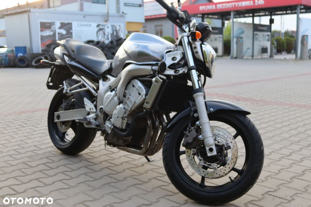Yamaha FZ6 - 18
