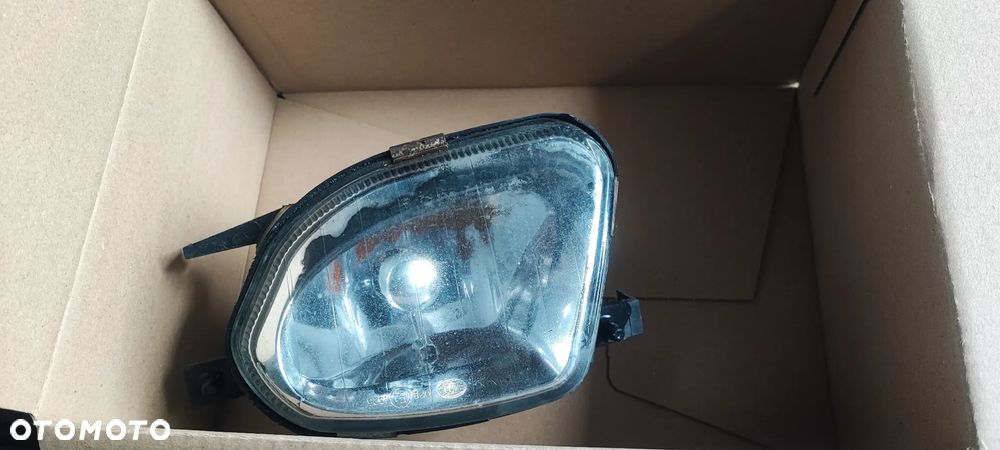 Mercedes W211 Halogen lewy A2118200556