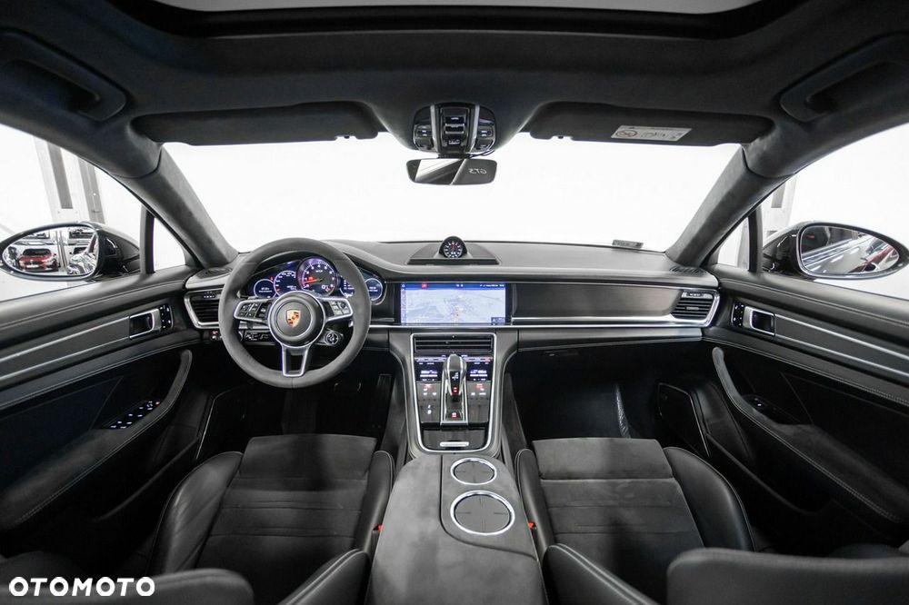 Porsche Panamera - 23