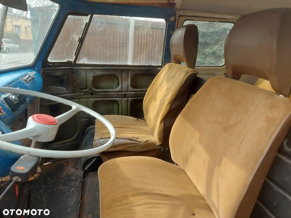 Volkswagen Transporter - 11