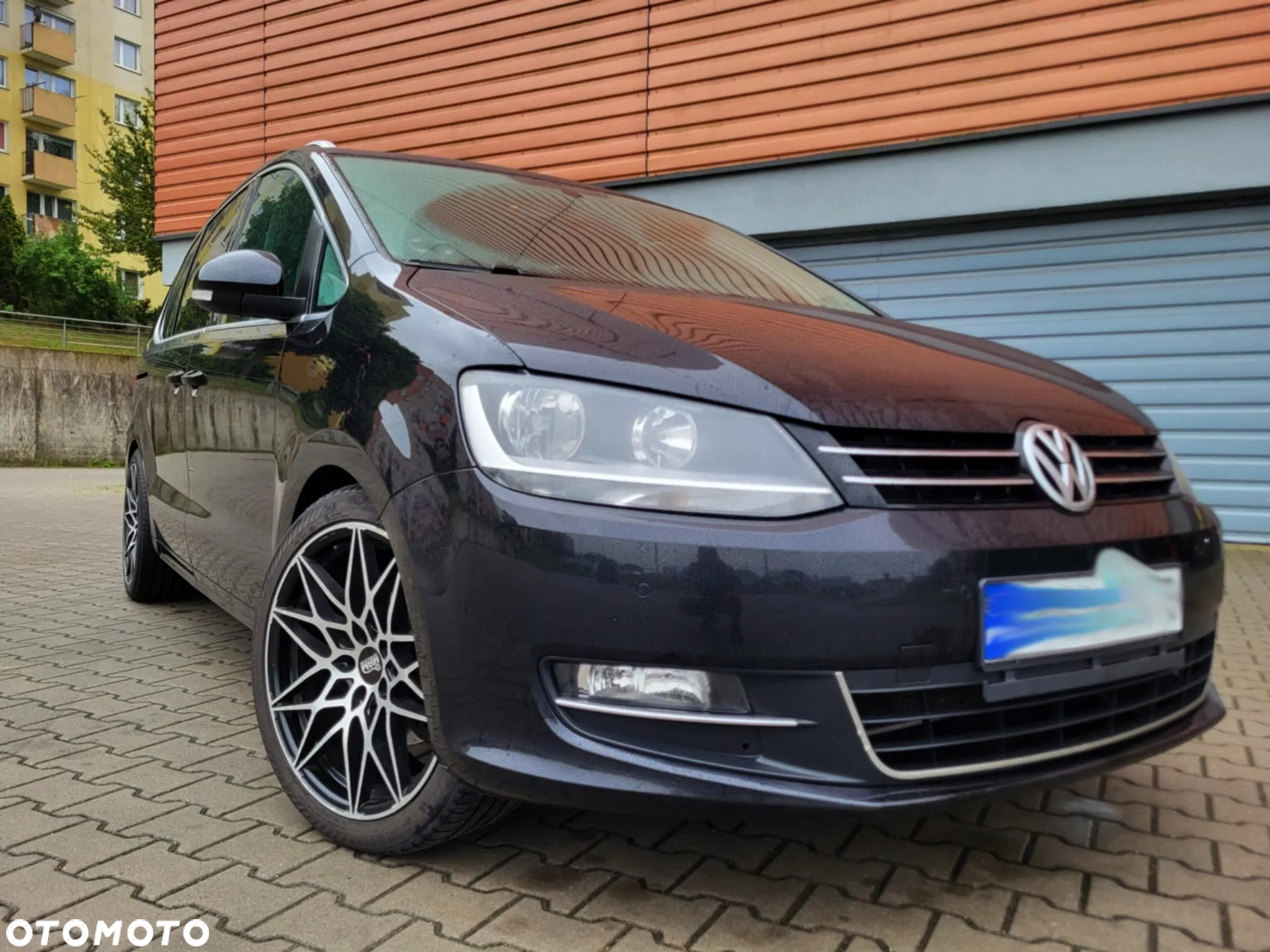 Volkswagen Sharan 2.0 TDI Highline DSG - 2