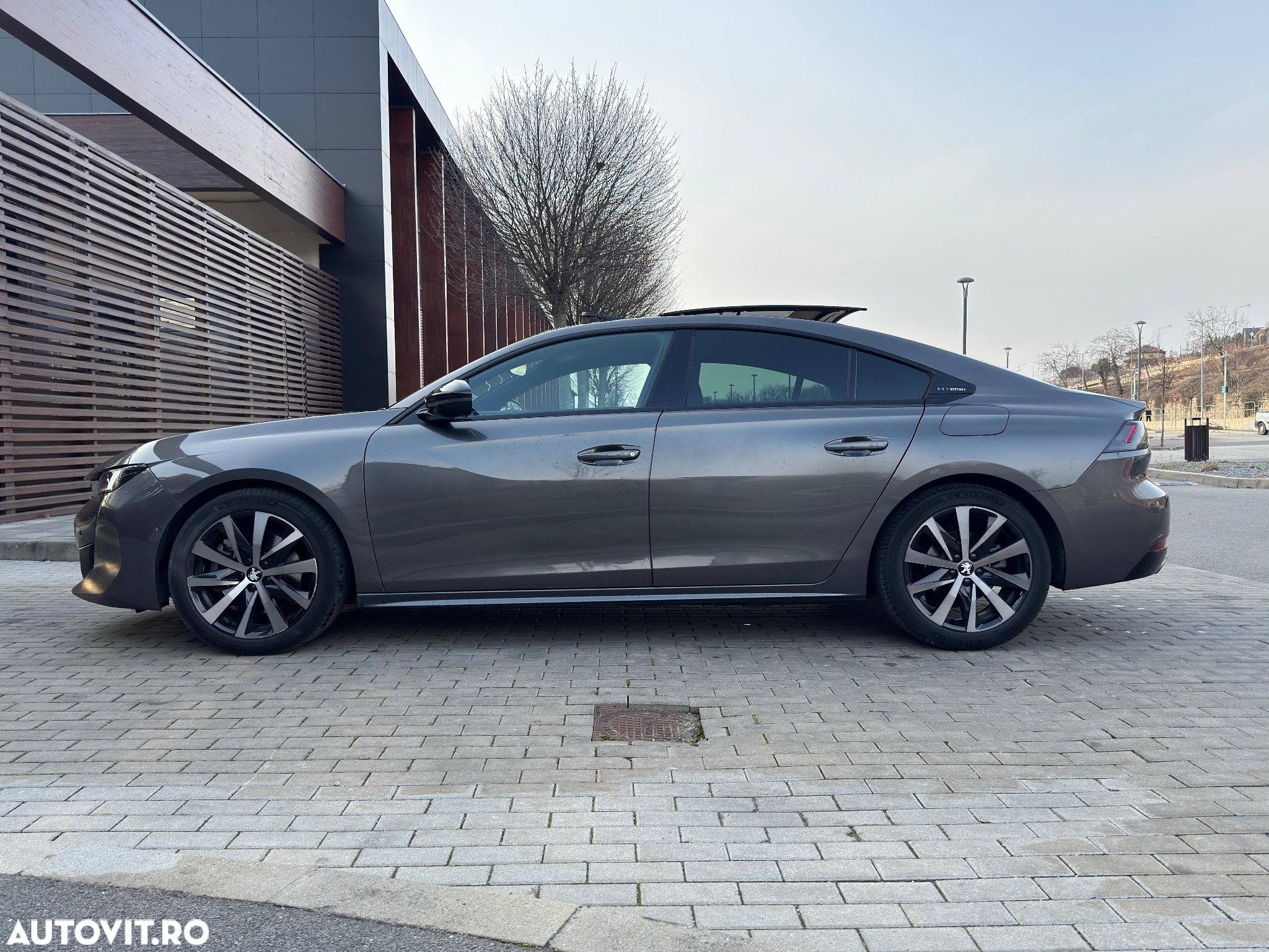 Peugeot 508 Plug-In Hybrid 225 e-EAT8 GT - 29