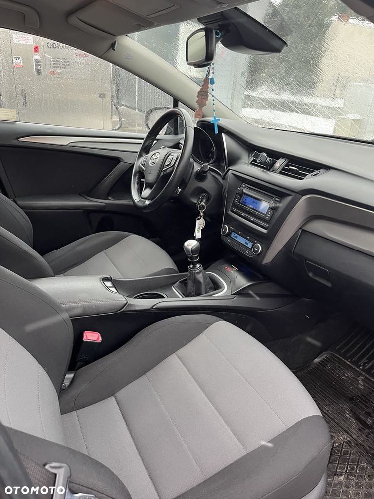 Toyota Avensis 1.6 D-4D Active - 7