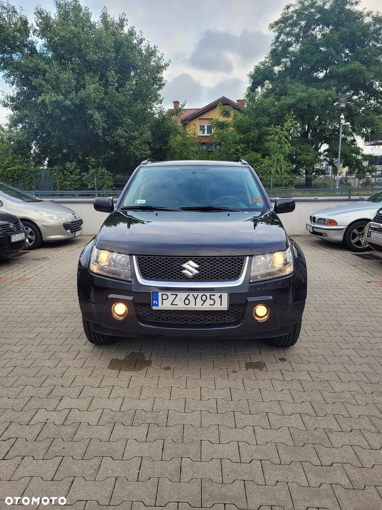 Suzuki Grand Vitara 2.0 Comfort + - 33