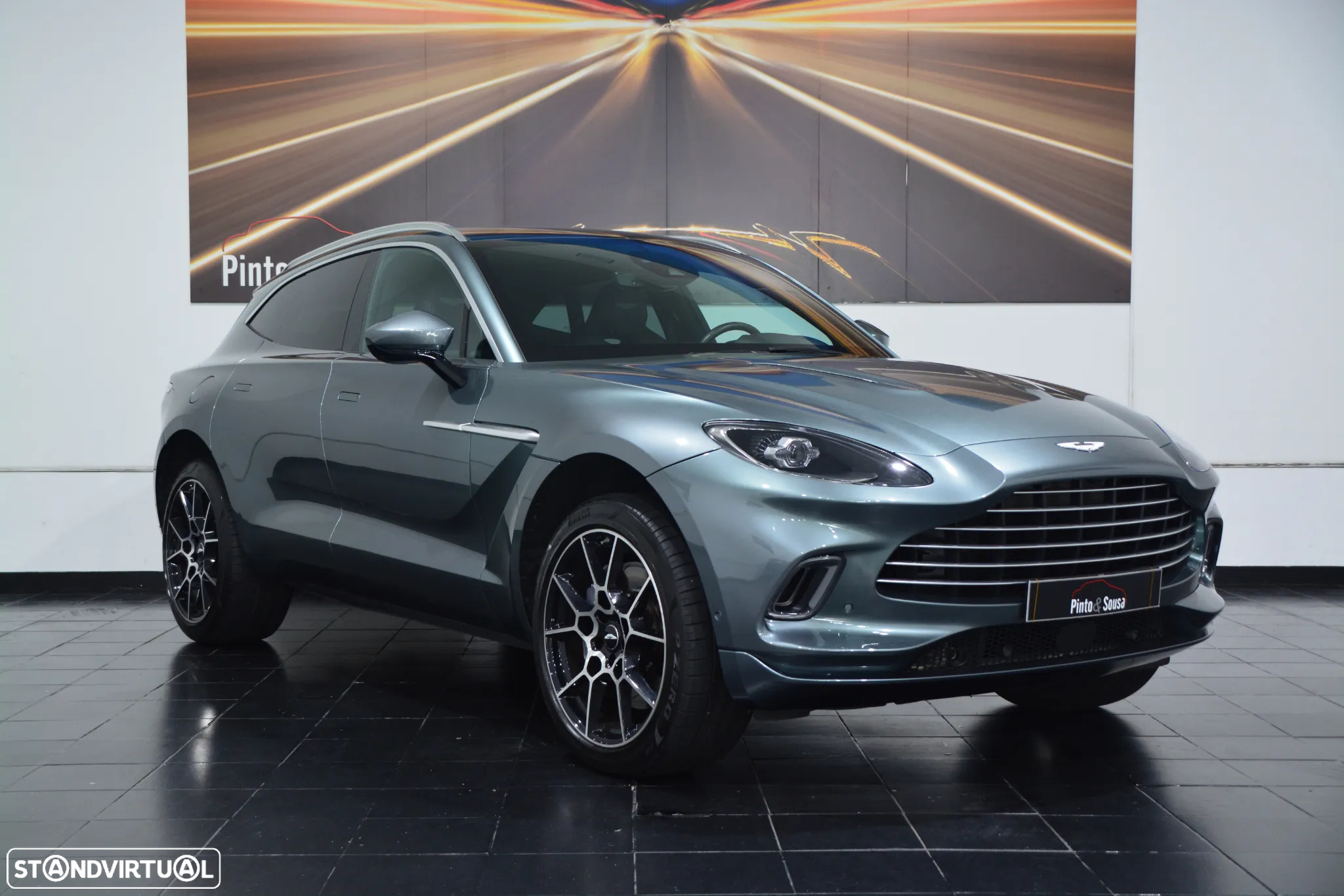 Aston Martin DBX Standard - 5