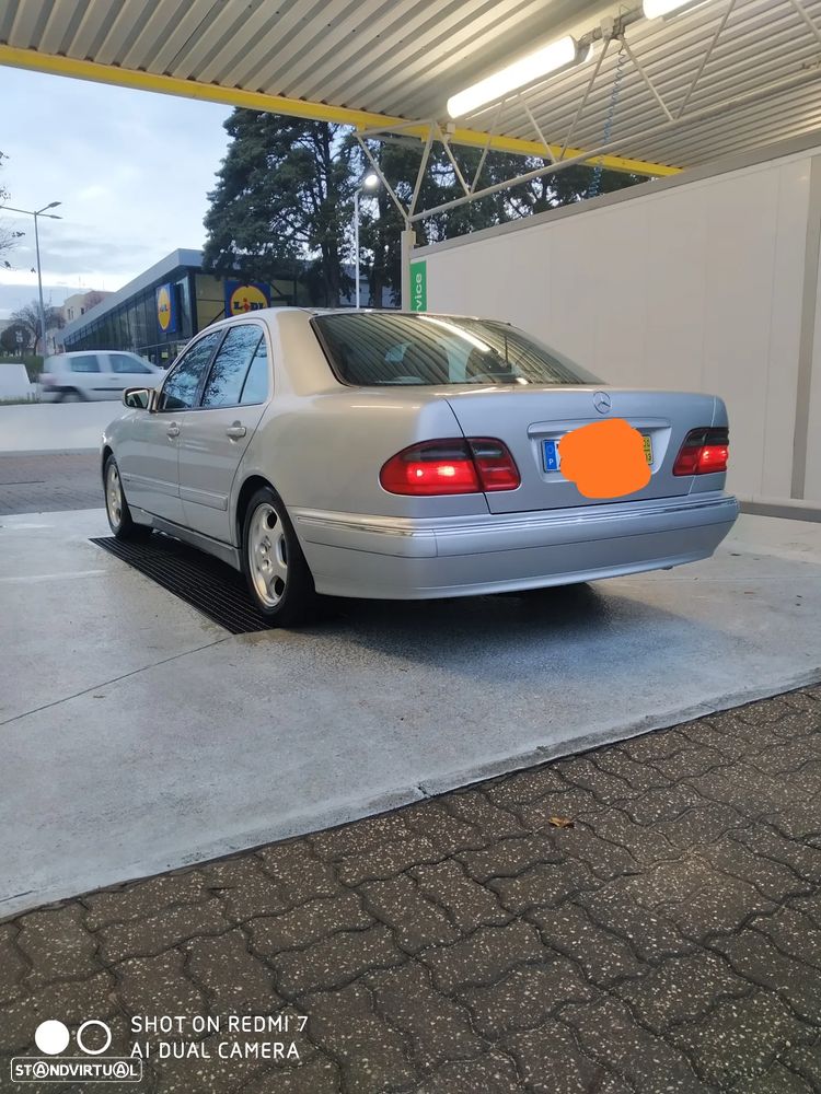 Mercedes-Benz E 200 Kompressor Classic — fotografia 4