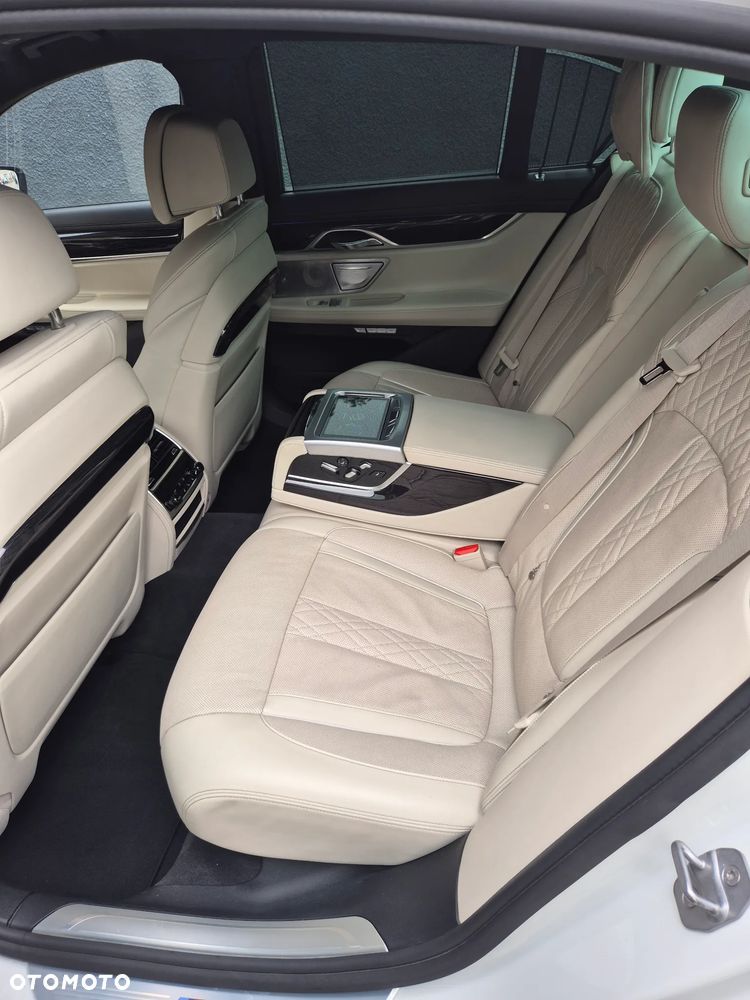 BMW Seria 7 740d xDrive - 16