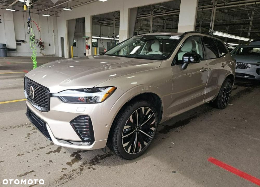 Volvo XC 60 B5 B AWD Ultra Dark - 1