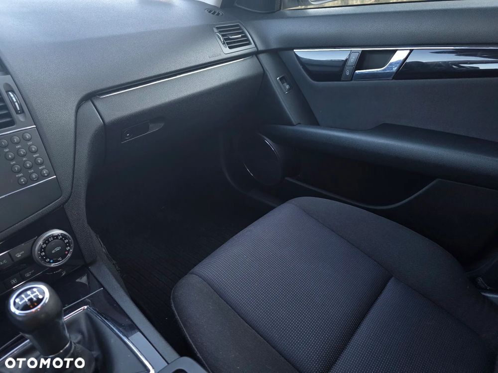 Mercedes-Benz Klasa C 200 CDI Elegance - 11